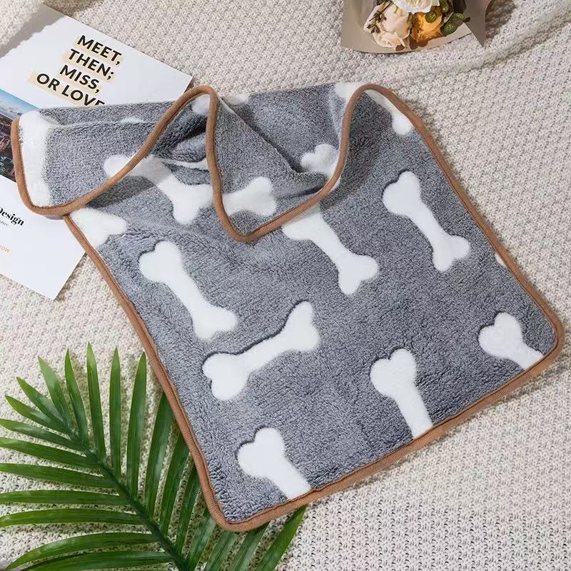 Blankora Snuggle Square mini fleece pet mat in Gray Bones, 8 x 8 in