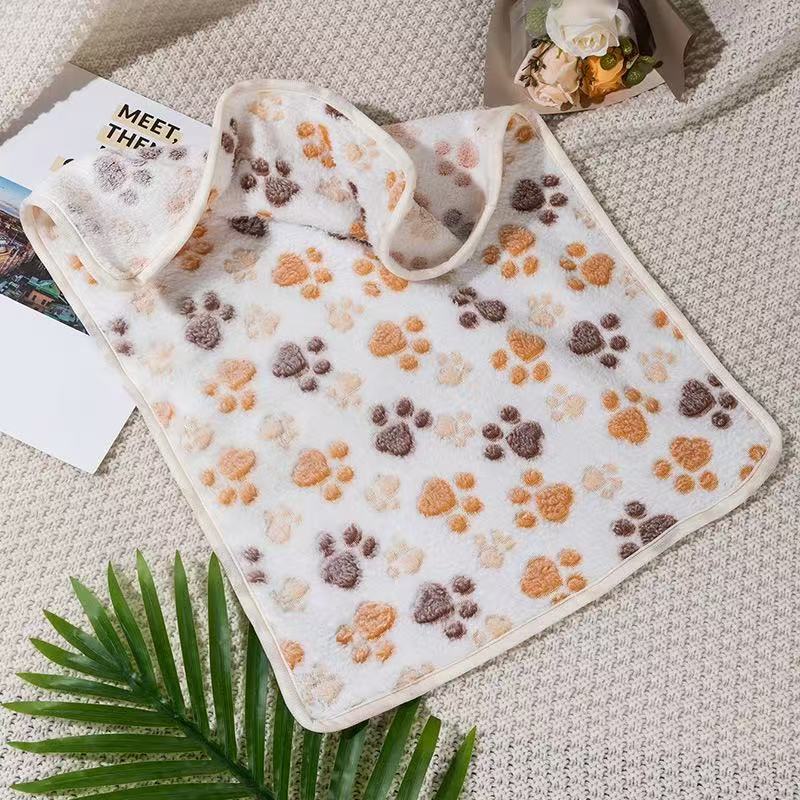 Blankora Snuggle Square mini fleece pet mat in White Paws, 8 x 8 in