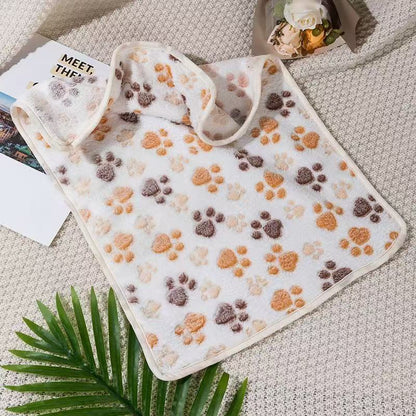 Blankora Snuggle Square mini fleece pet mat in White Paws, 8 x 8 in